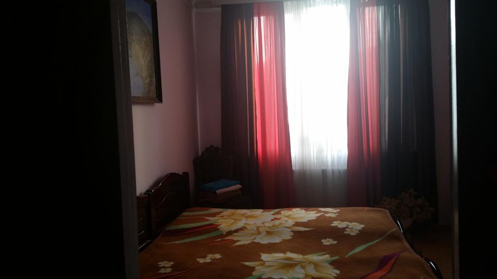 Hotel Mmg Тбилиси Стая снимка